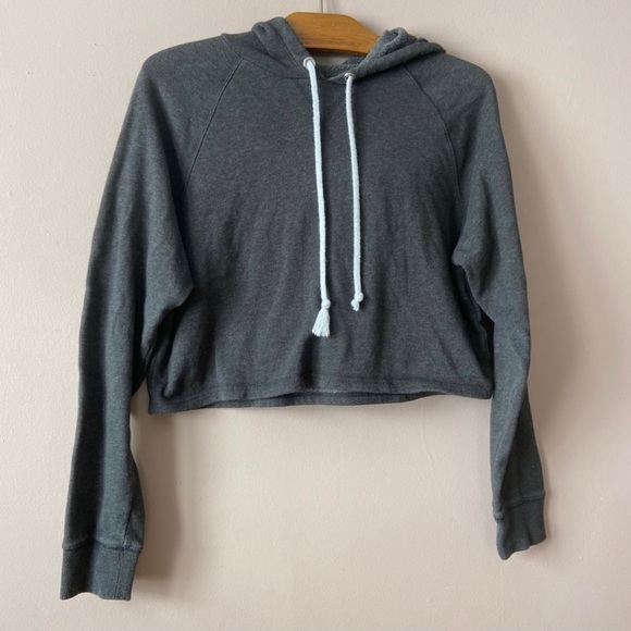 ✨3/$20✨ Divided Women’s Dark Grey Cropped Hoodie - Picture 1 of 9